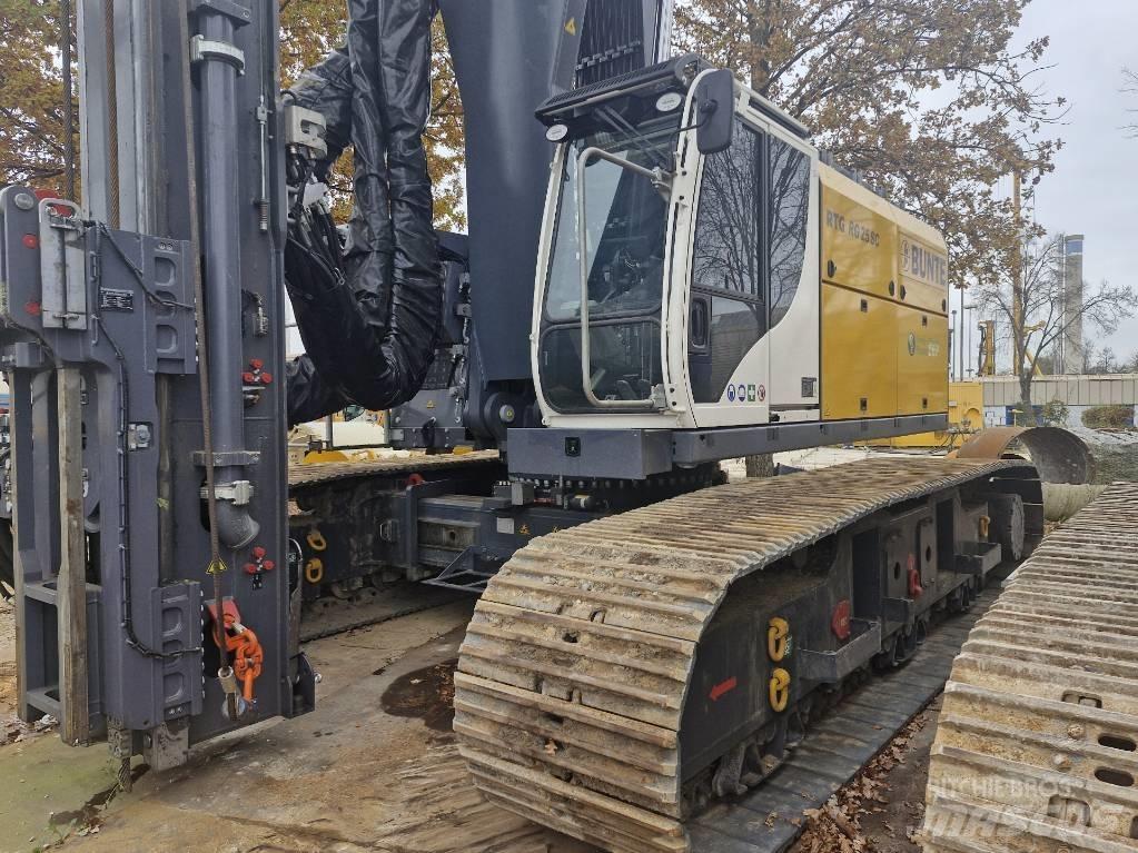 Bauer / RTG RG25-SC 杭打ち機