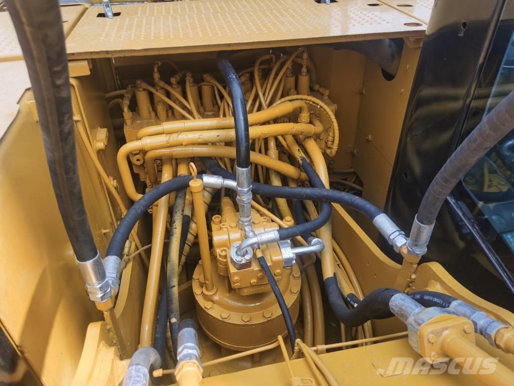 CAT 320 D2 大型油圧ショベル12t以上（パワーショベル・ユンボ）