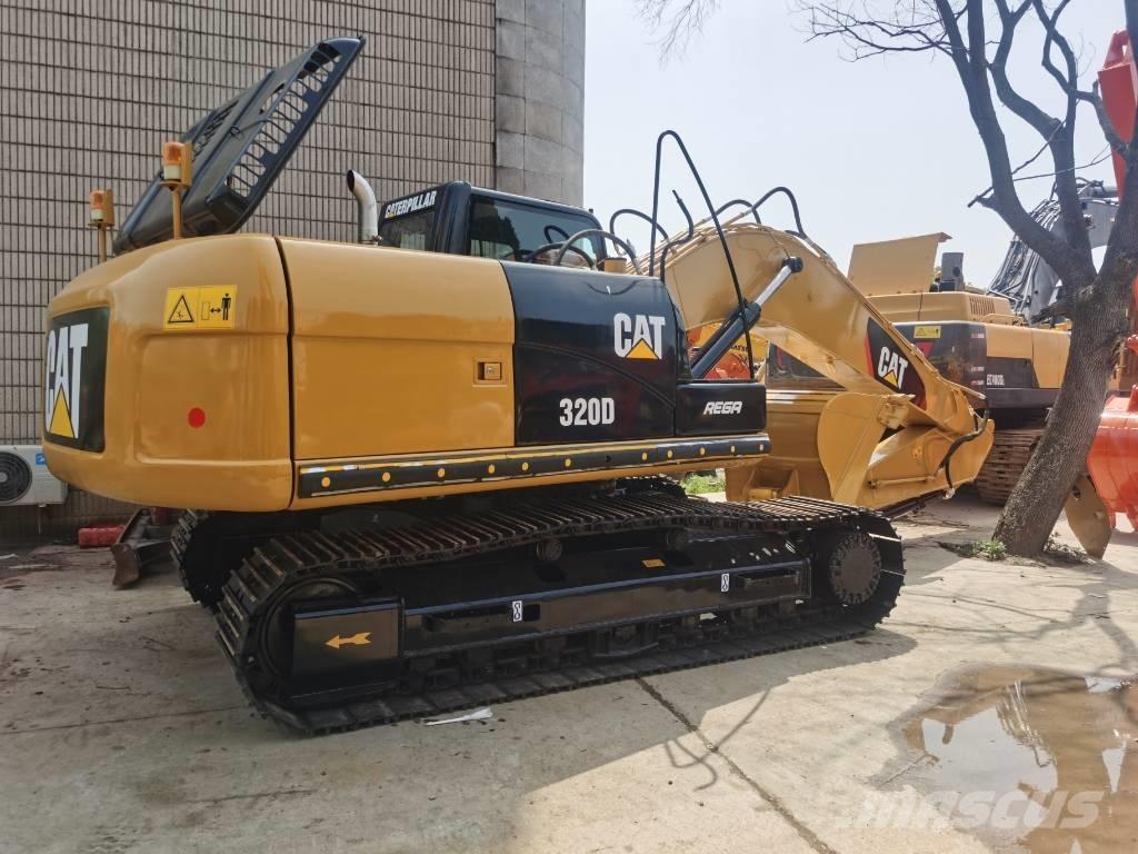CAT 320 D2 大型油圧ショベル12t以上（パワーショベル・ユンボ）