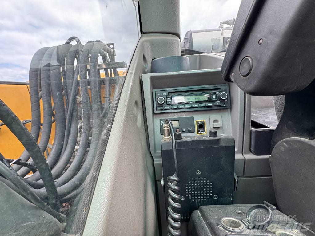 Volvo EW 160 C ホイール式油圧ショベル（パワーショベル・ユンボ・バックホー）