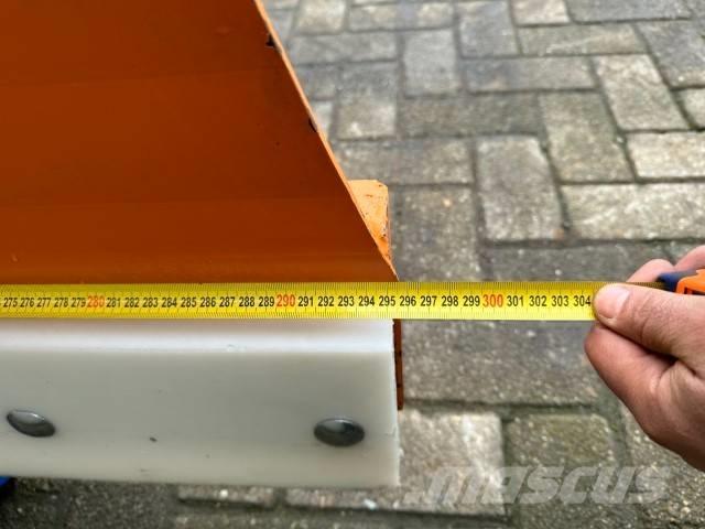  Sneeuwschuif lfn 30 スノーブレードとプラウ