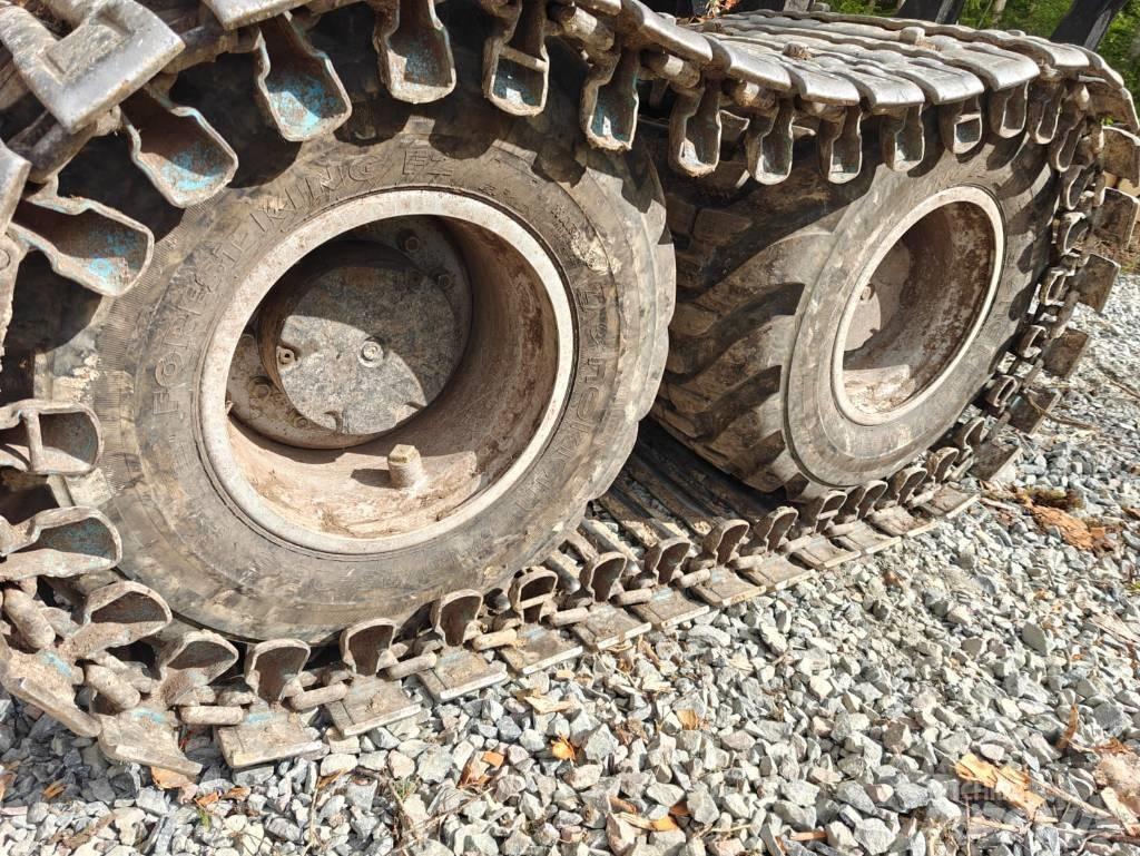 Komatsu 855 フォワーダー