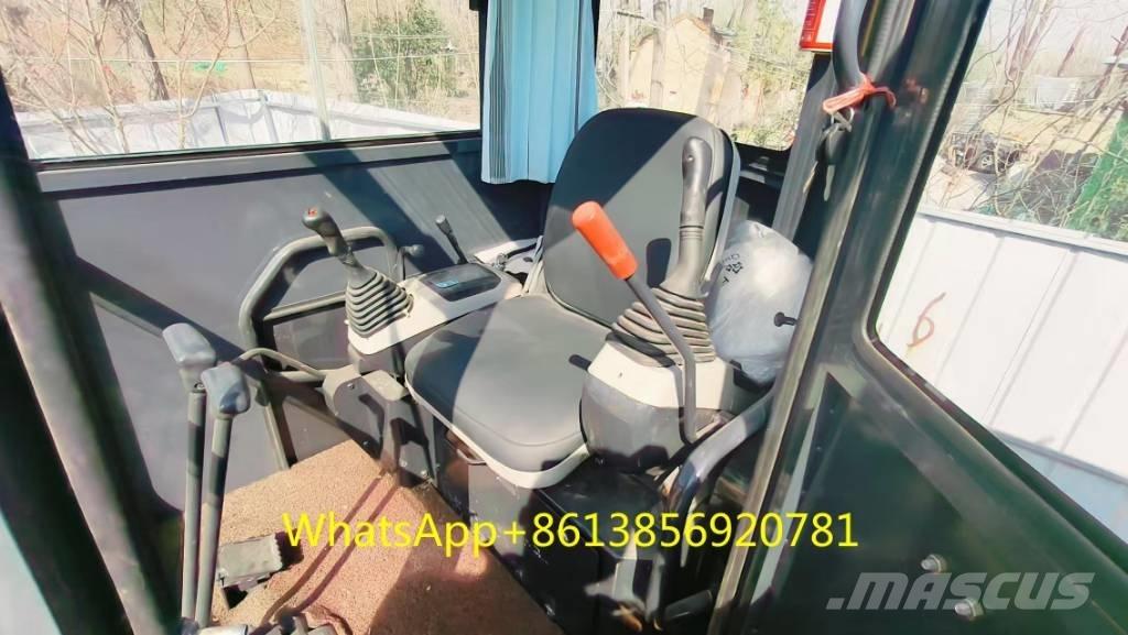 Komatsu PC 35 ミニ油圧ショベル 7t以下（ミニユンボ・ミニディガー）