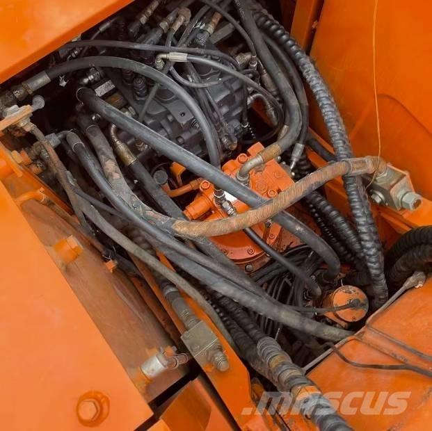 Doosan DH150W-7 ホイール式油圧ショベル（パワーショベル・ユンボ・バックホー）