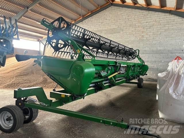 John Deere S 670 i コンバイン