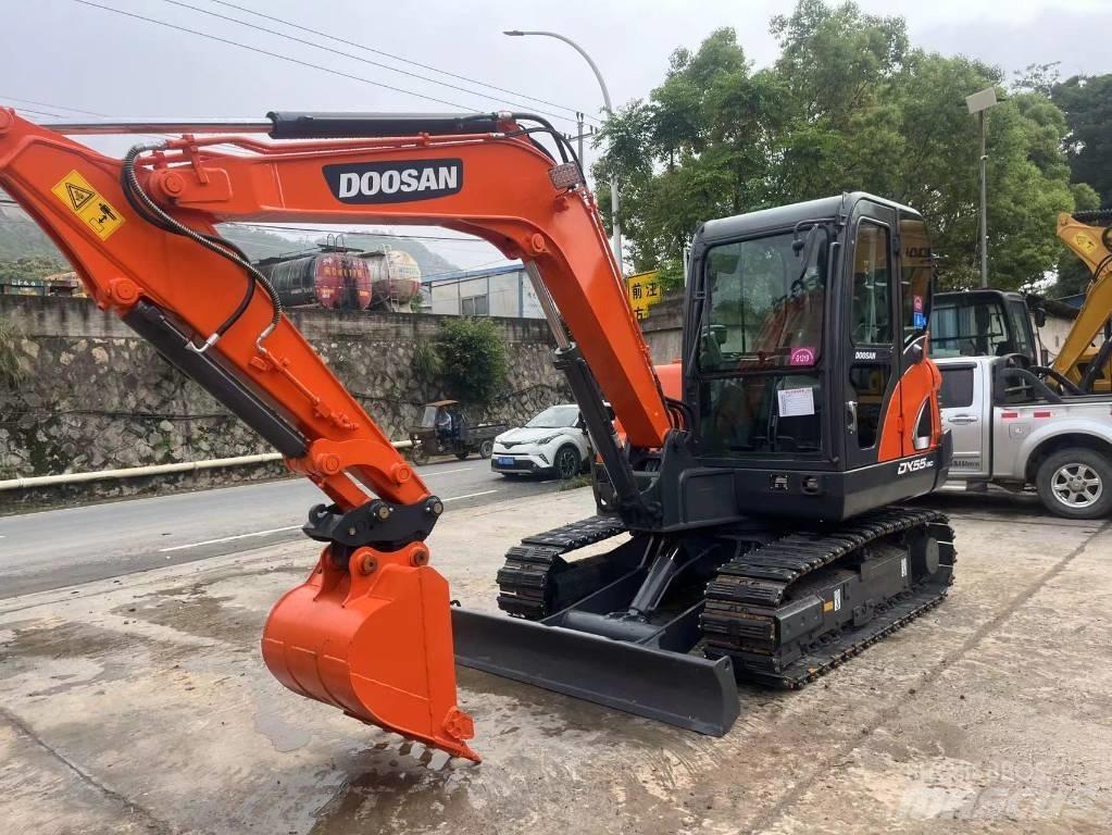 Doosan DX55-9C ミニ油圧ショベル 7t以下（ミニユンボ・ミニディガー）