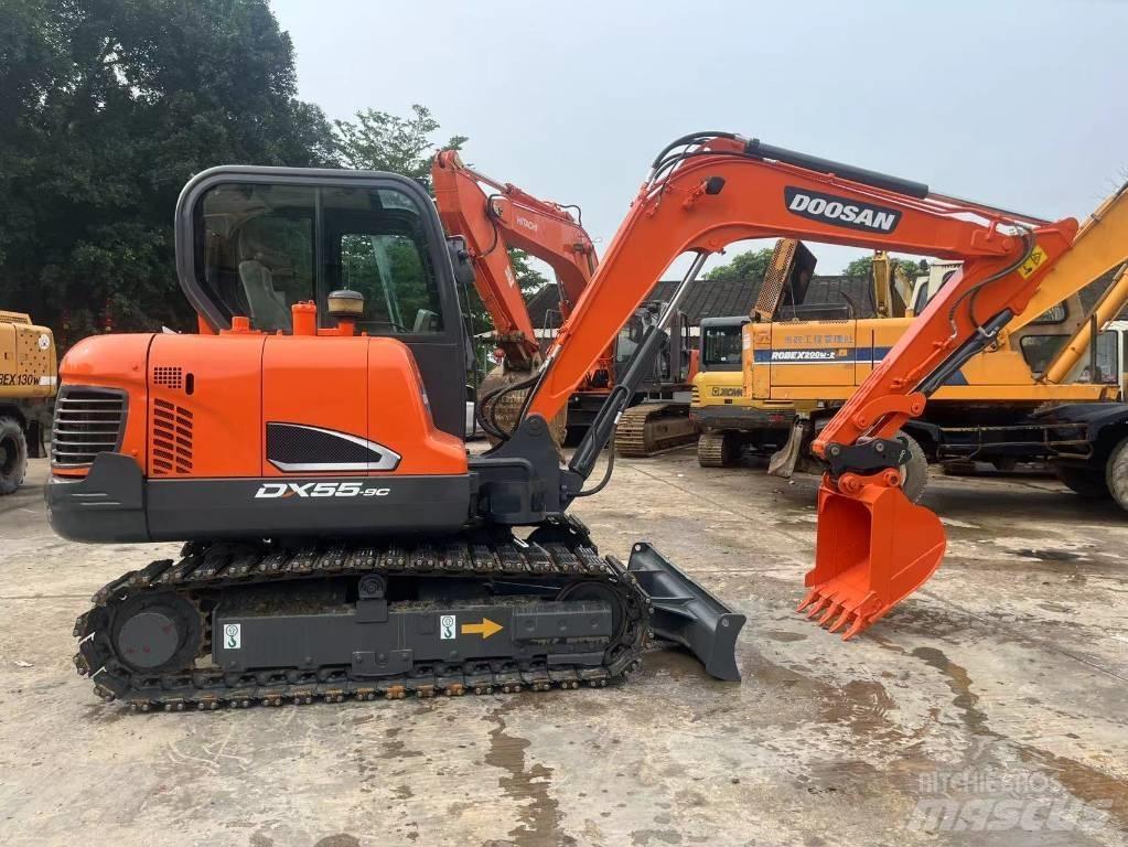 Doosan DX55-9C ミニ油圧ショベル 7t以下（ミニユンボ・ミニディガー）