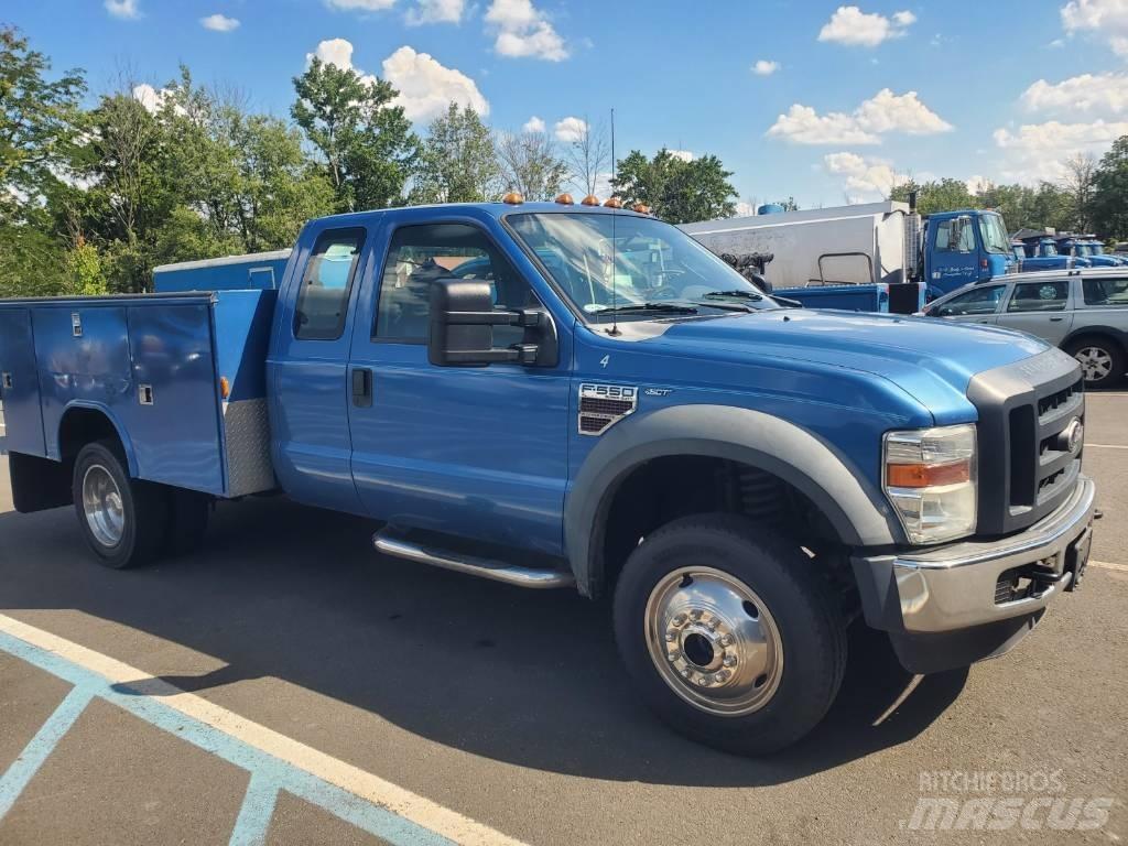 Ford F 550 XL 多目的／汎用車両