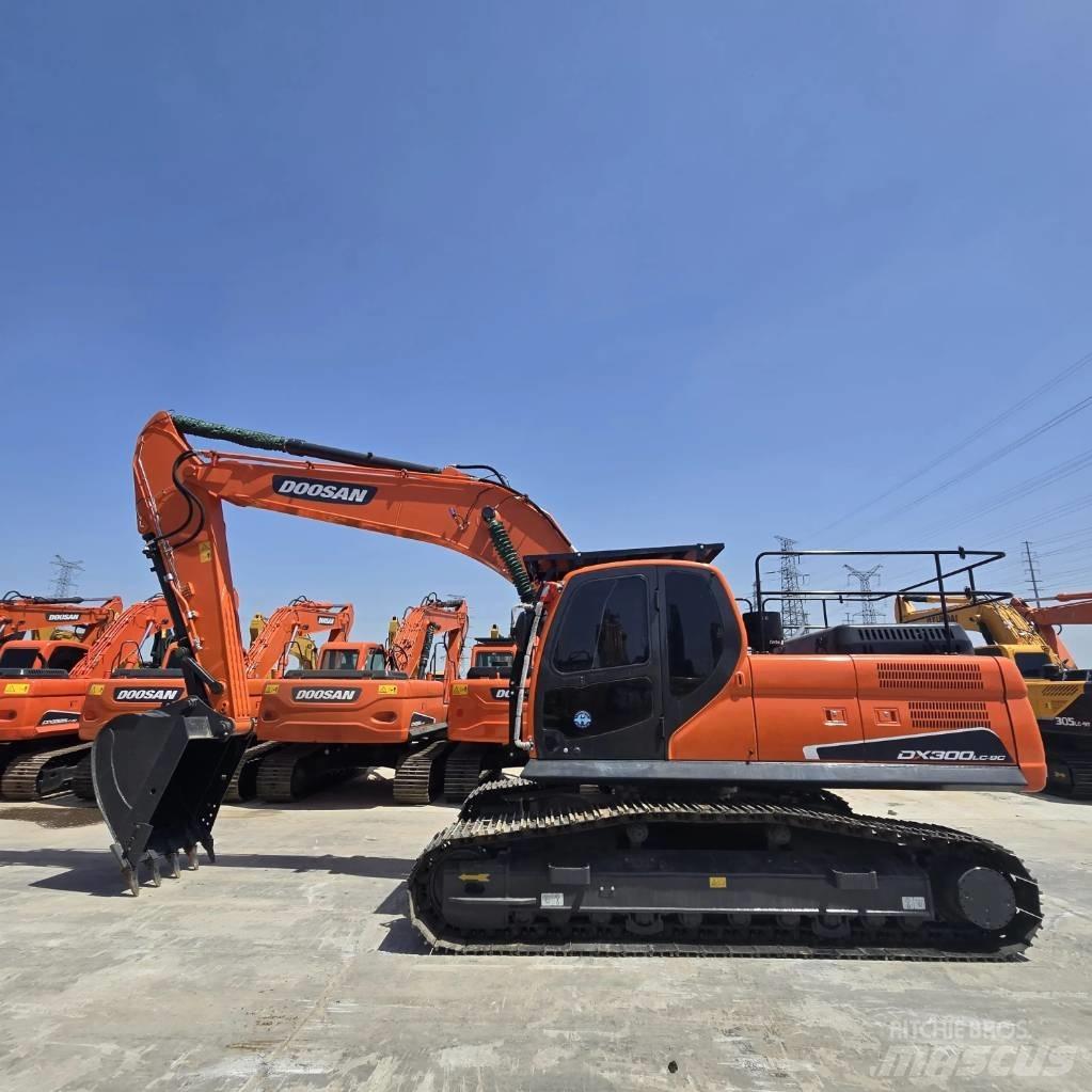 Doosan DX 300 LC ミニ油圧ショベル 7t以下（ミニユンボ・ミニディガー）