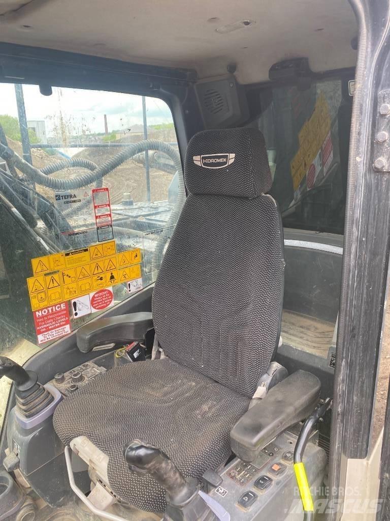 Hidromek HMK 220 LC 大型油圧ショベル12t以上（パワーショベル・ユンボ）
