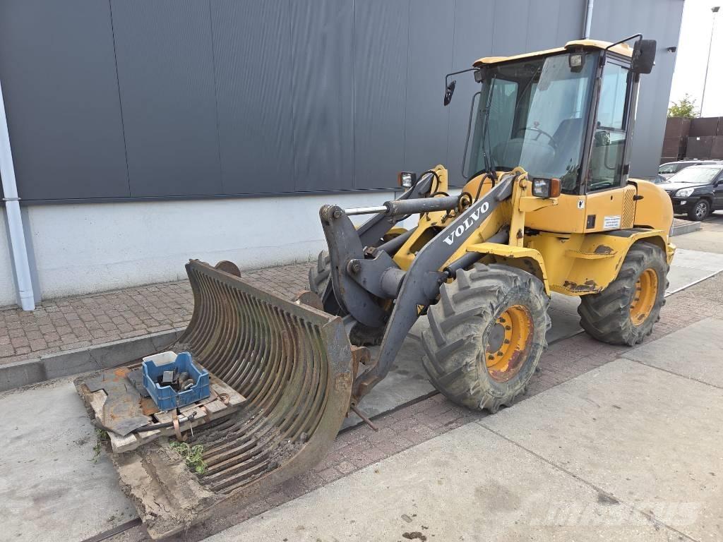 Volvo L 30 B ホイールローダー・タイヤショベル