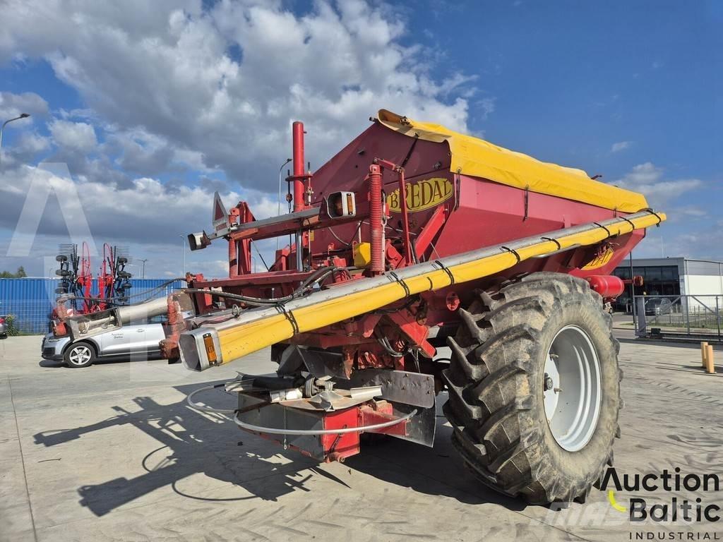 Bredal K 105 ミネラル散布機