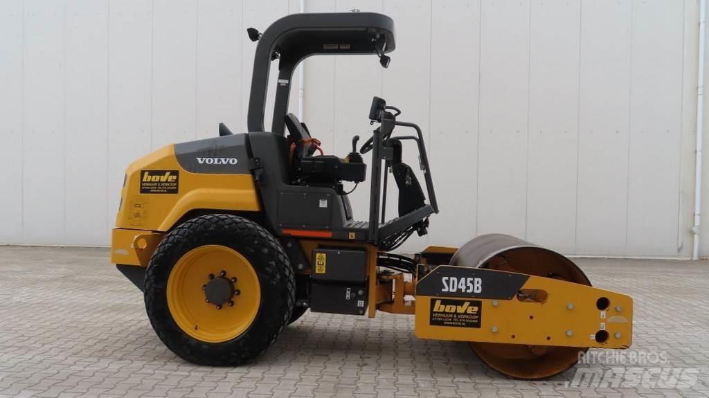 Volvo SD45B 振動ローラ