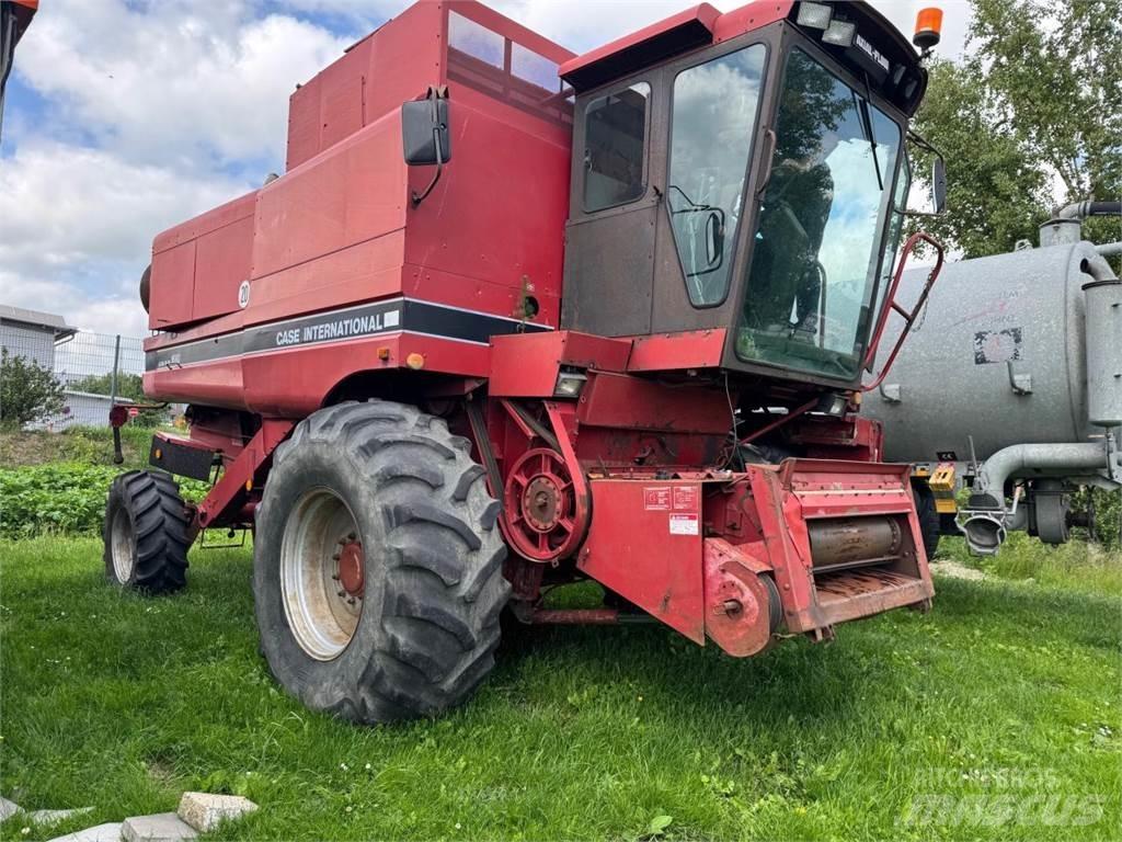 Case IH 1680 Axial コンバイン