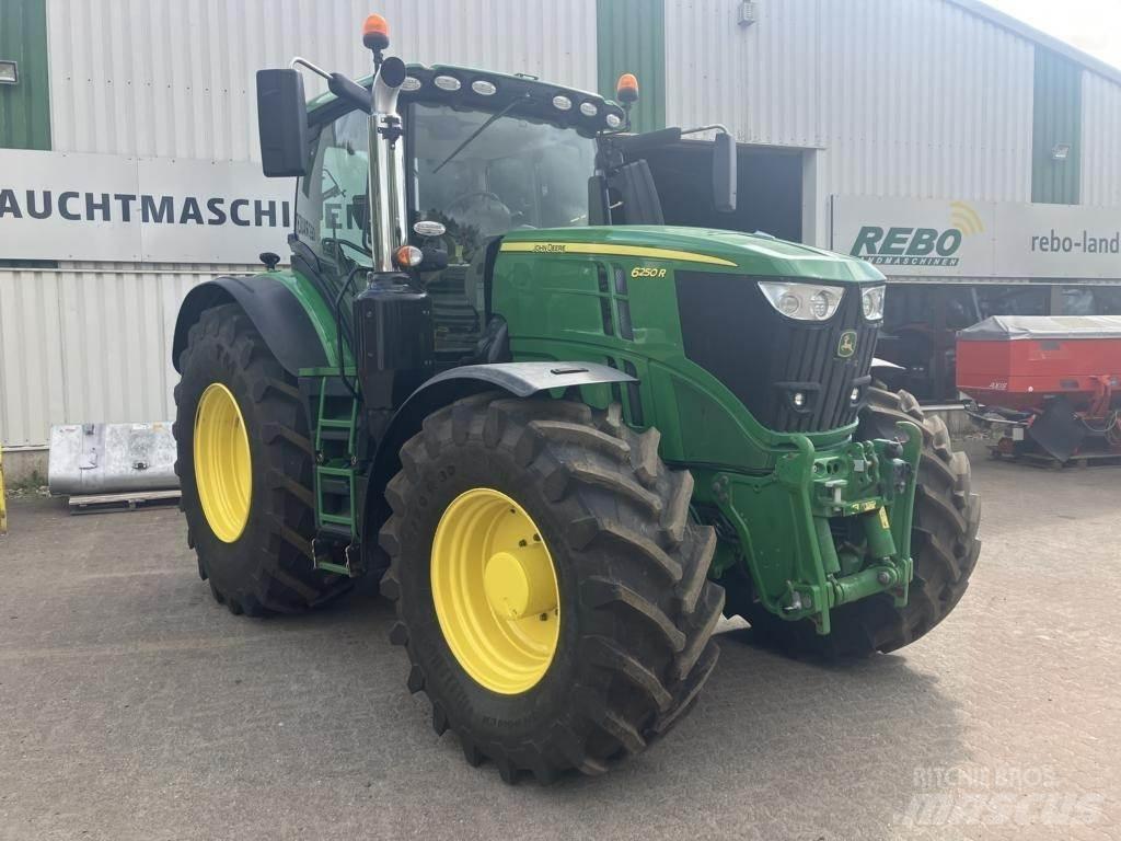 John Deere 6250R トラクター