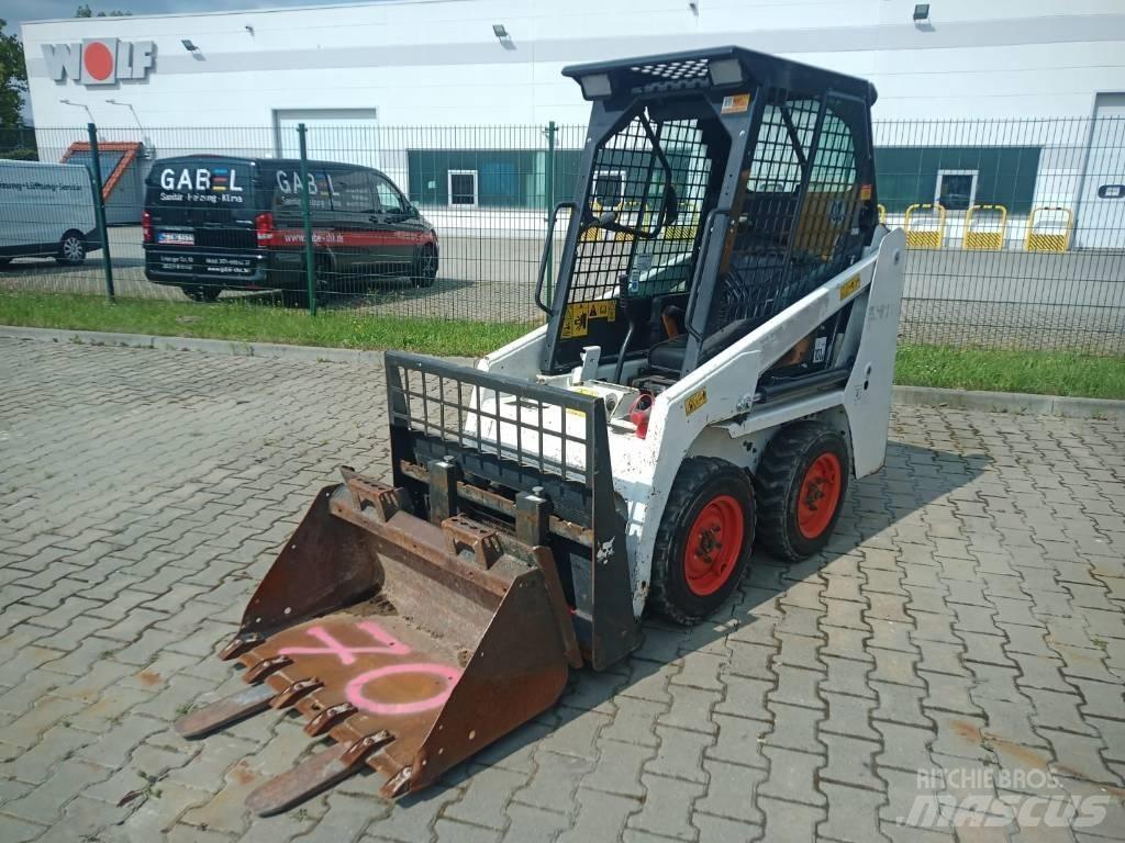 Bobcat S 70 スキッドステアローダー