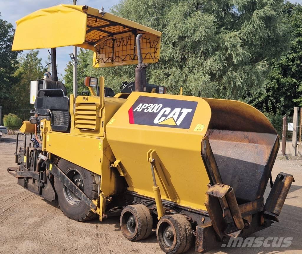 CAT AP300 アスファルトフィニッシャ