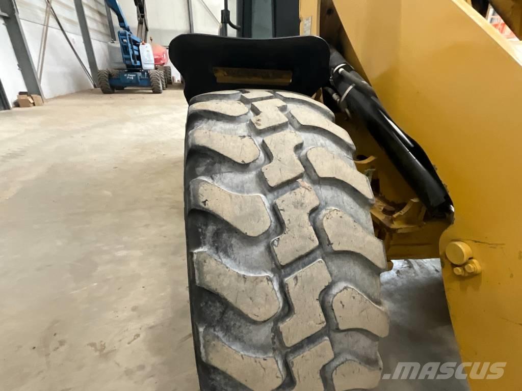 CAT 908 H ホイールローダー・タイヤショベル