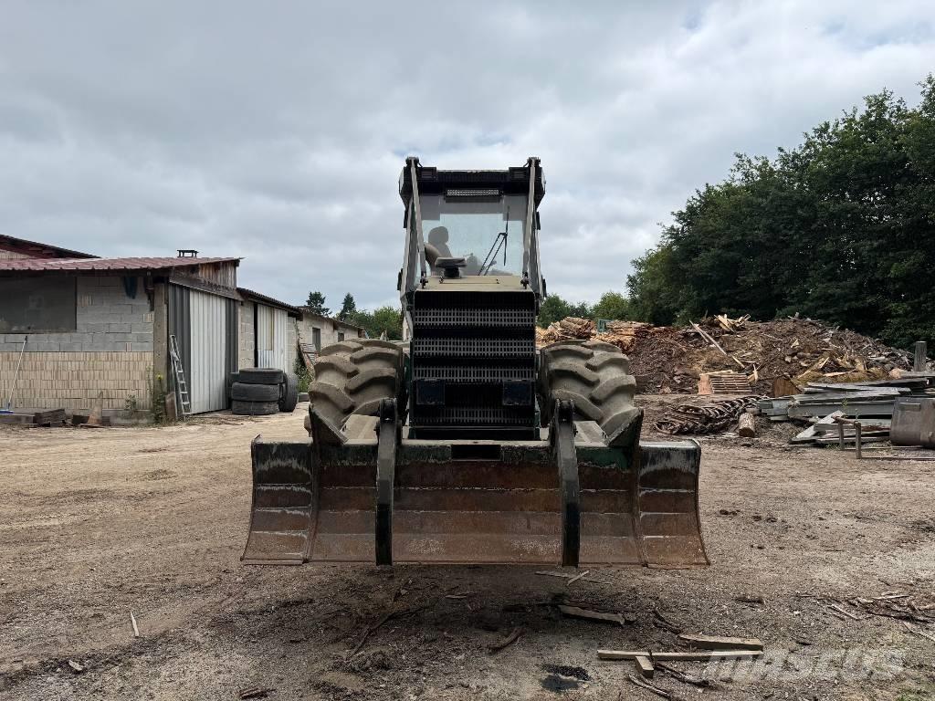 Noe NF210-4R スキッダー