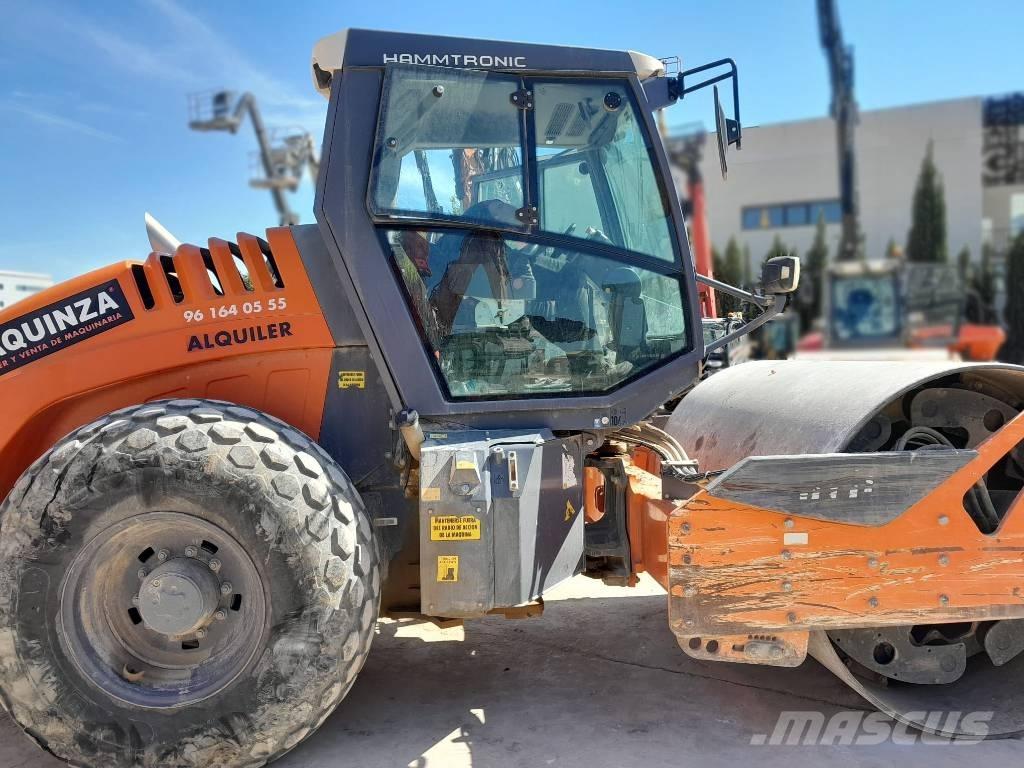 Hamm H11 i 振動ローラ