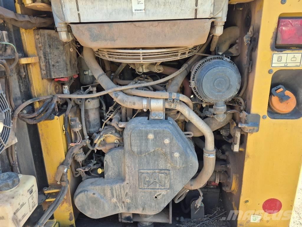 CAT 249 D スキッドステアローダー