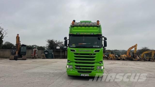 Scania R 580 中古トラクターヘッド | トレーラーヘッド