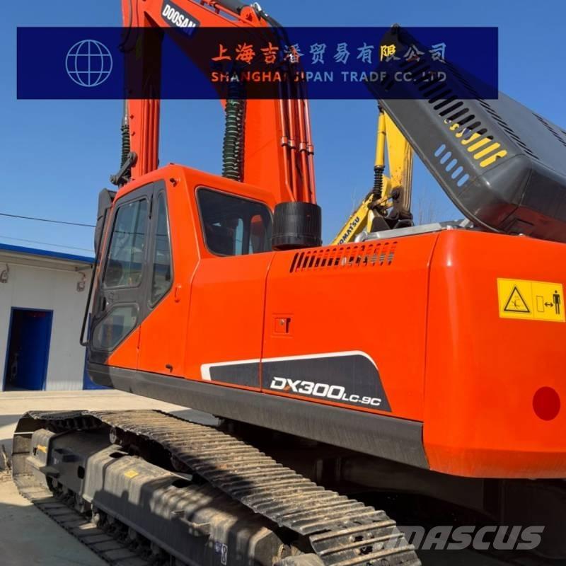Doosan DX 300 大型油圧ショベル12t以上（パワーショベル・ユンボ）