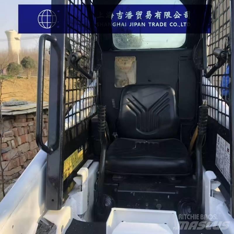 Bobcat S 70 スキッドステアローダー