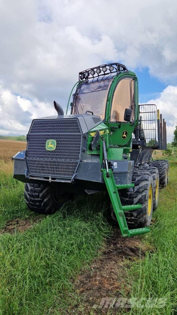 John Deere 1010G フォワーダー