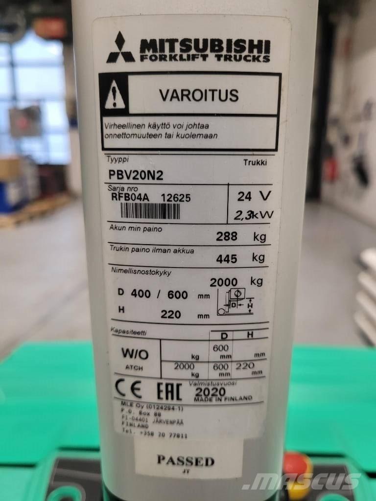 Mitsubishi PBV 20 N2 ローリフトとプラットフォーム