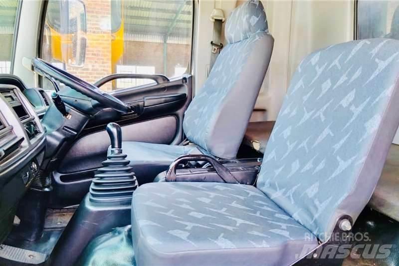 Hino 500 1627 その他トラック