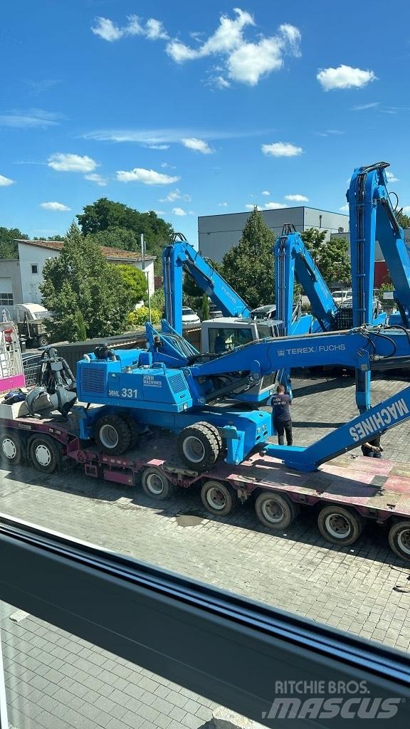 Fuchs MHL 331 C 廃棄物／工業産廃処理機