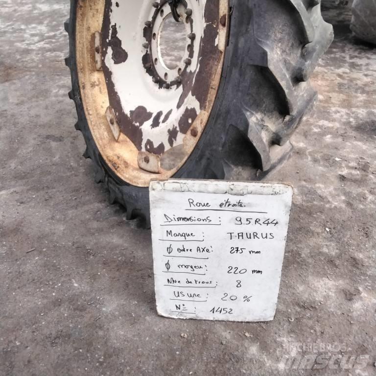 Taurus 9.5R44 タイヤ、ホイル、リム
