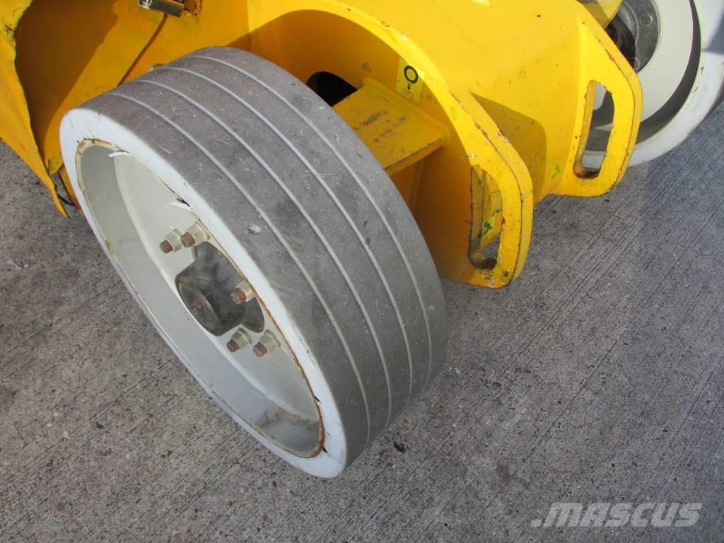 Manitou 120 AET JC ブームリフト　屈伸型