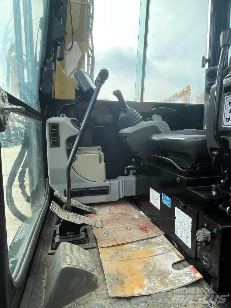 CAT 305.5E2 ミニ油圧ショベル 7t以下（ミニユンボ・ミニディガー）