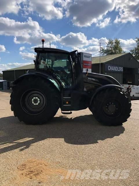 Valtra T 175 ED トラクター