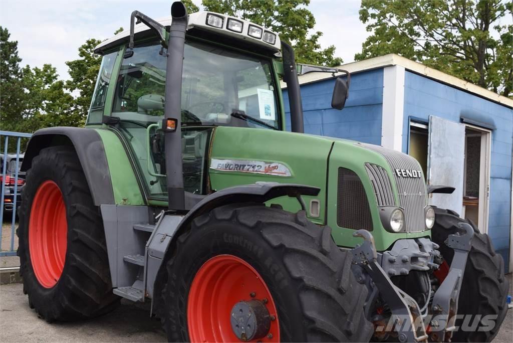 Fendt 712 Vario トラクター