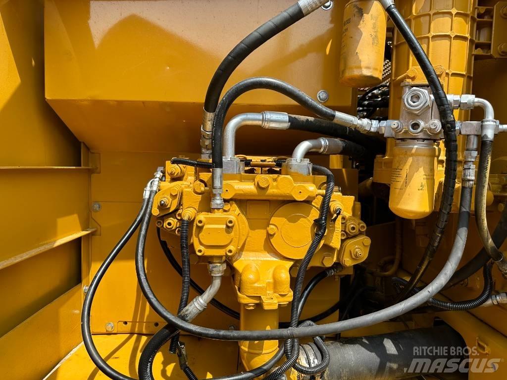CAT CAT320C 中型油圧ショベル 7ｔ-12ｔ（ユンボ・パワーショベル・バックホー）