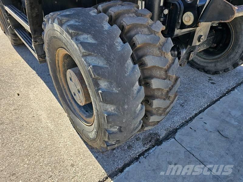 CAT M 320F ホイール式油圧ショベル（パワーショベル・ユンボ・バックホー）