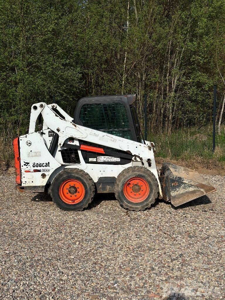 Bobcat S530 スキッドステアローダー
