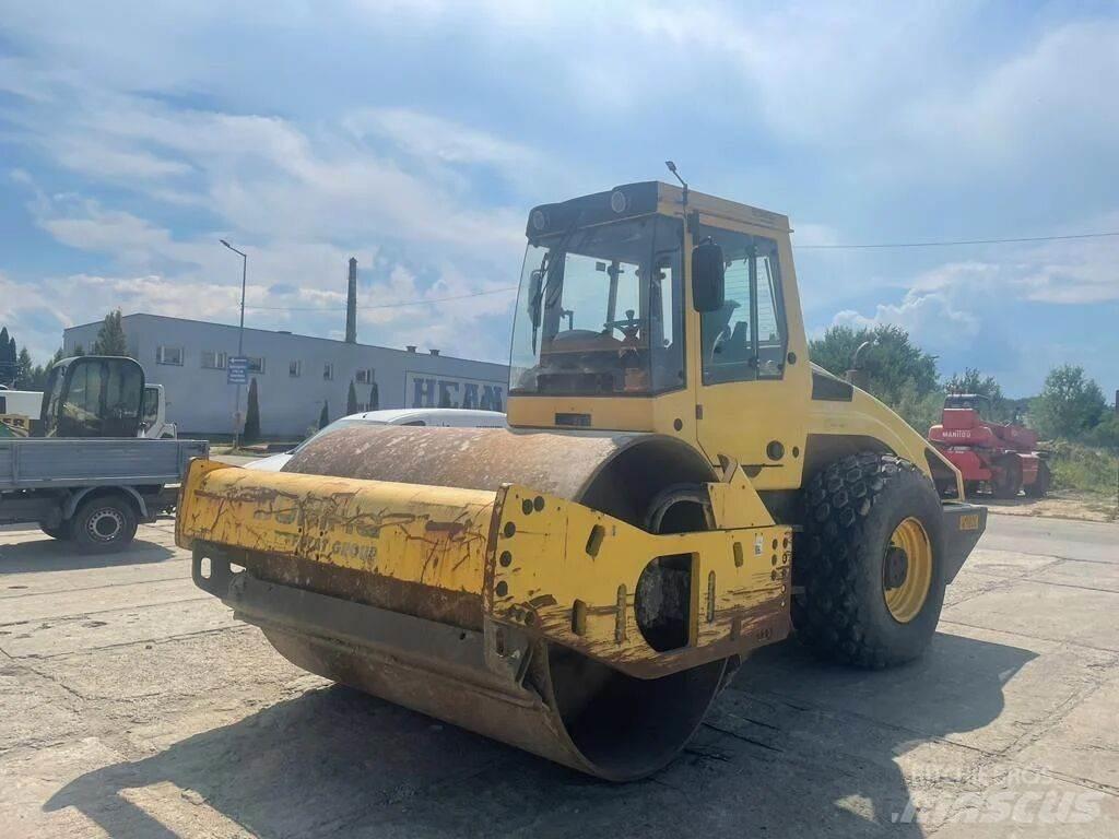 Bomag BW213 DH-4 振動ローラ