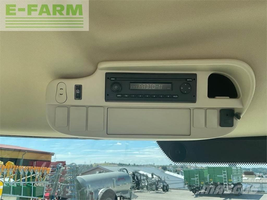 John Deere 6110R トラクター