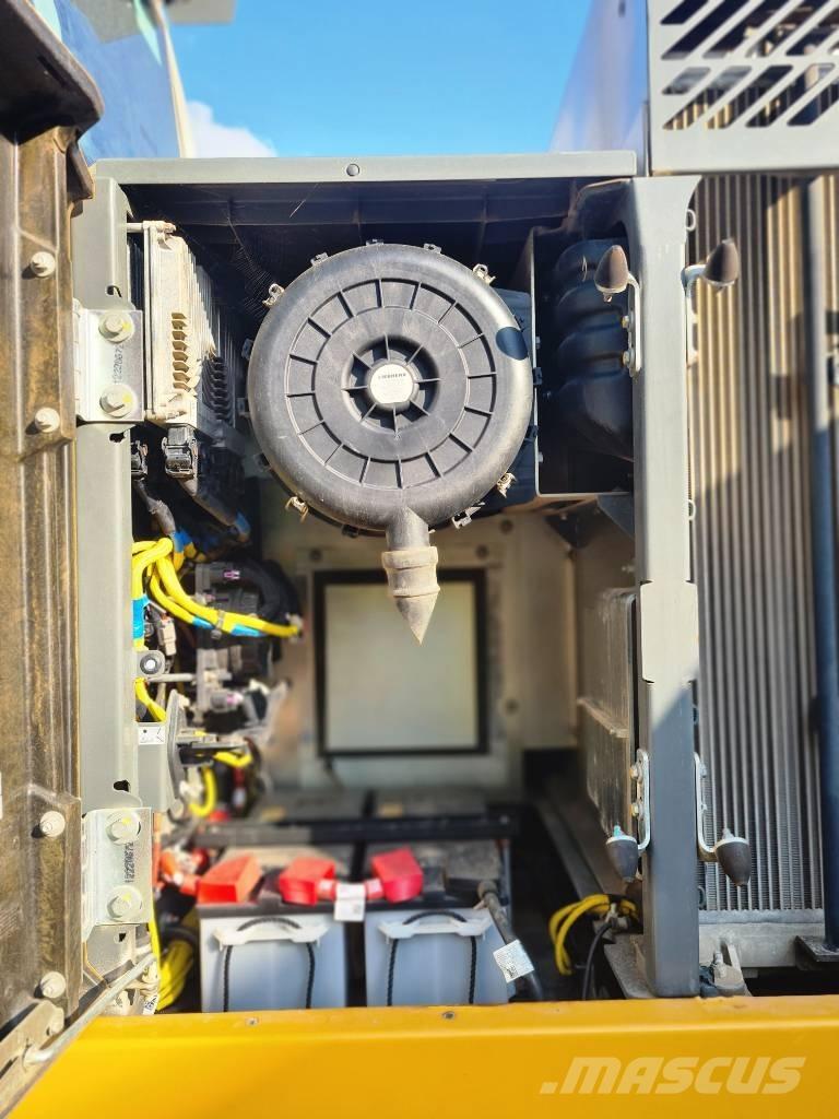 Liebherr 930 LC R8 大型油圧ショベル12t以上（パワーショベル・ユンボ）