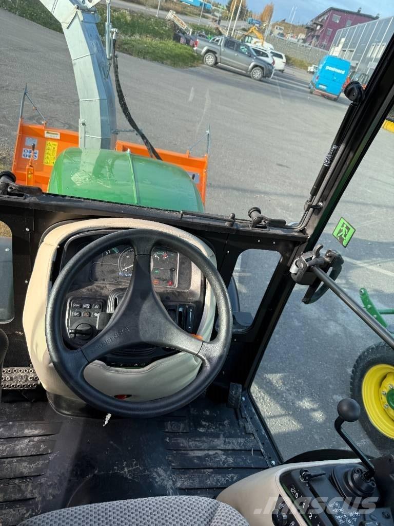 John Deere 2032 R コンパクトトラクター