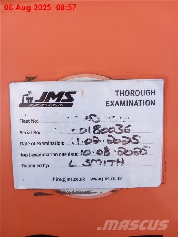 JLG 600 AJ ブームリフト　屈伸型