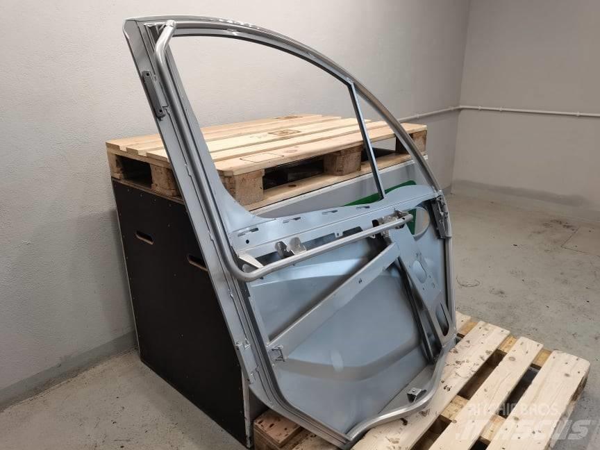 Manitou MLT 733 door キャビン及び内装