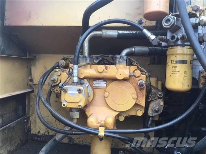 CAT 320 C 大型油圧ショベル12t以上（パワーショベル・ユンボ）
