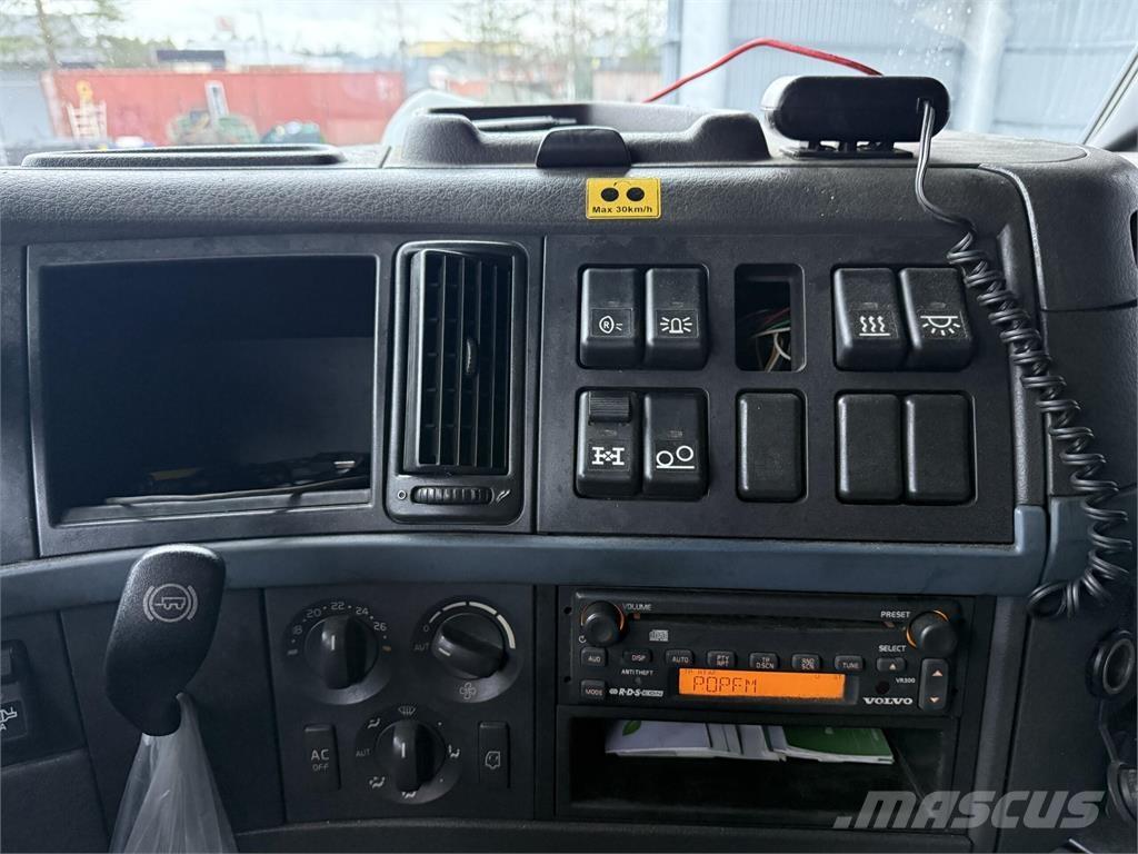 Volvo FH13 6x4 アームロール