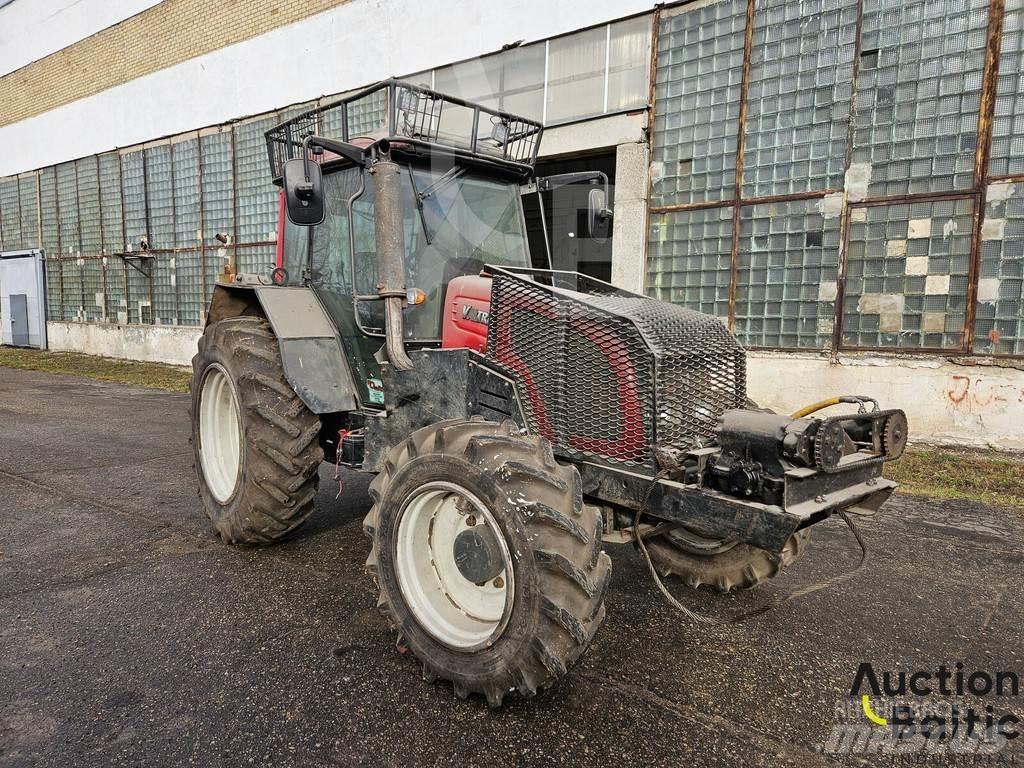 Valtra A 93H トラクター