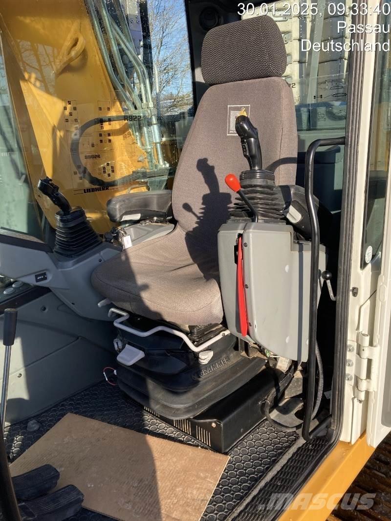 Liebherr R922 大型油圧ショベル12t以上（パワーショベル・ユンボ）
